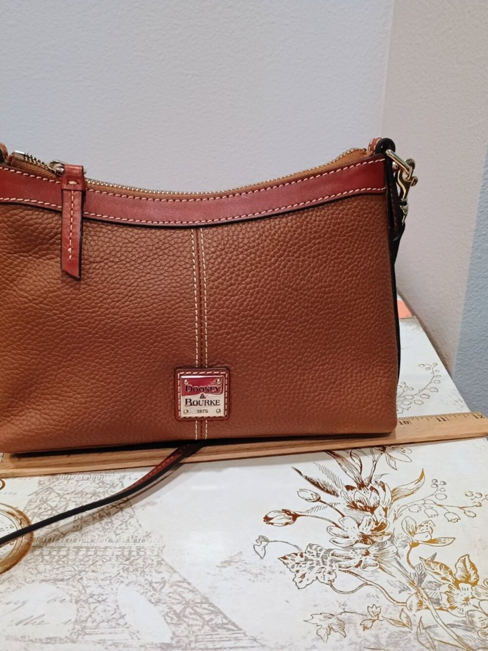 🤎🤎🤎DOONEY BOURKE PEBBLE LEATHER GINGER POUCHETTE CROSSBODY HANDBAG IN CARAMEL